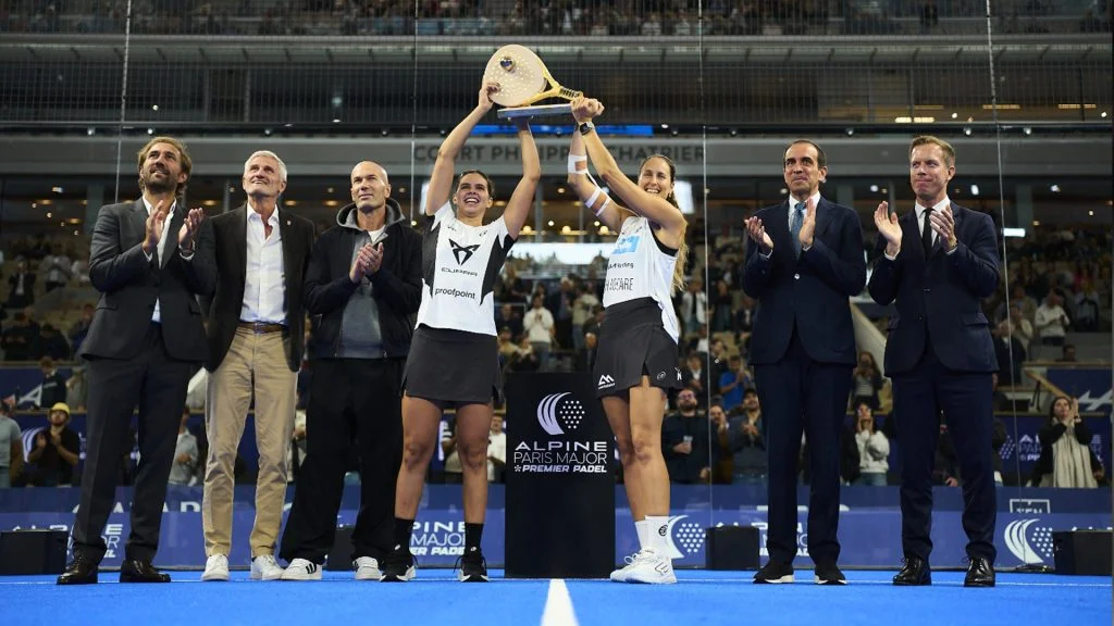Zidane y Gasly coronan a los campeones del Premier Pádel de París: título para Coello-Tapia y Brea-Triay