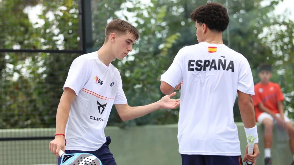 Día 1 de la Copa del Mundo de Pádel de menores: España, Italia, Francia y Argentina dominan en los dos cuadros