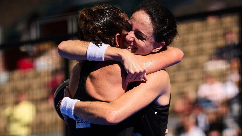 Tamara Icardo y Marta Ortega vencen a Bea González y Claudia Fernández y se meten en las semifinales del Premier Pádel de París