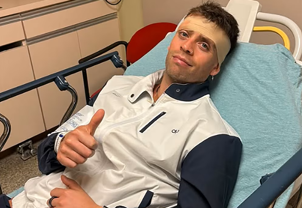 Gonza Alfonso golpeó su cabeza contra el cristal, se recuperó y ganó el partido en Premier Padel Miami P1 Gonza Alfonso golpeó su cabeza contra el cristal, se recuperó y ganó el partido en Premier Padel Miami P1