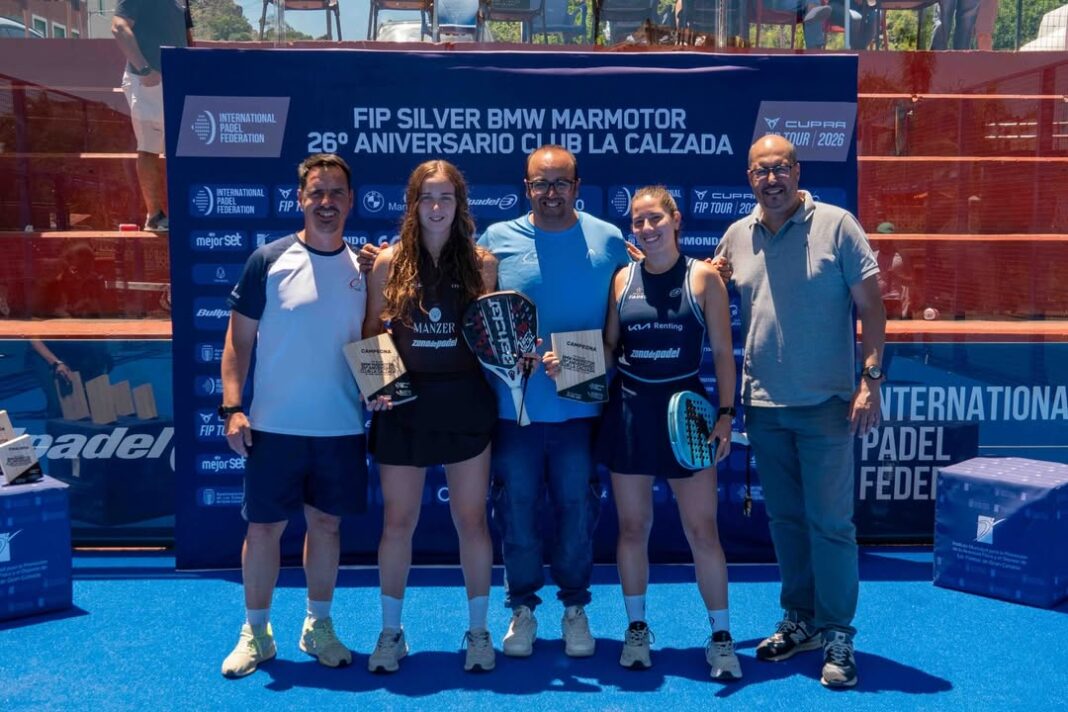 Martina Fassio Goyeneche con su trofeo luego de ganar el FIP Silver de España